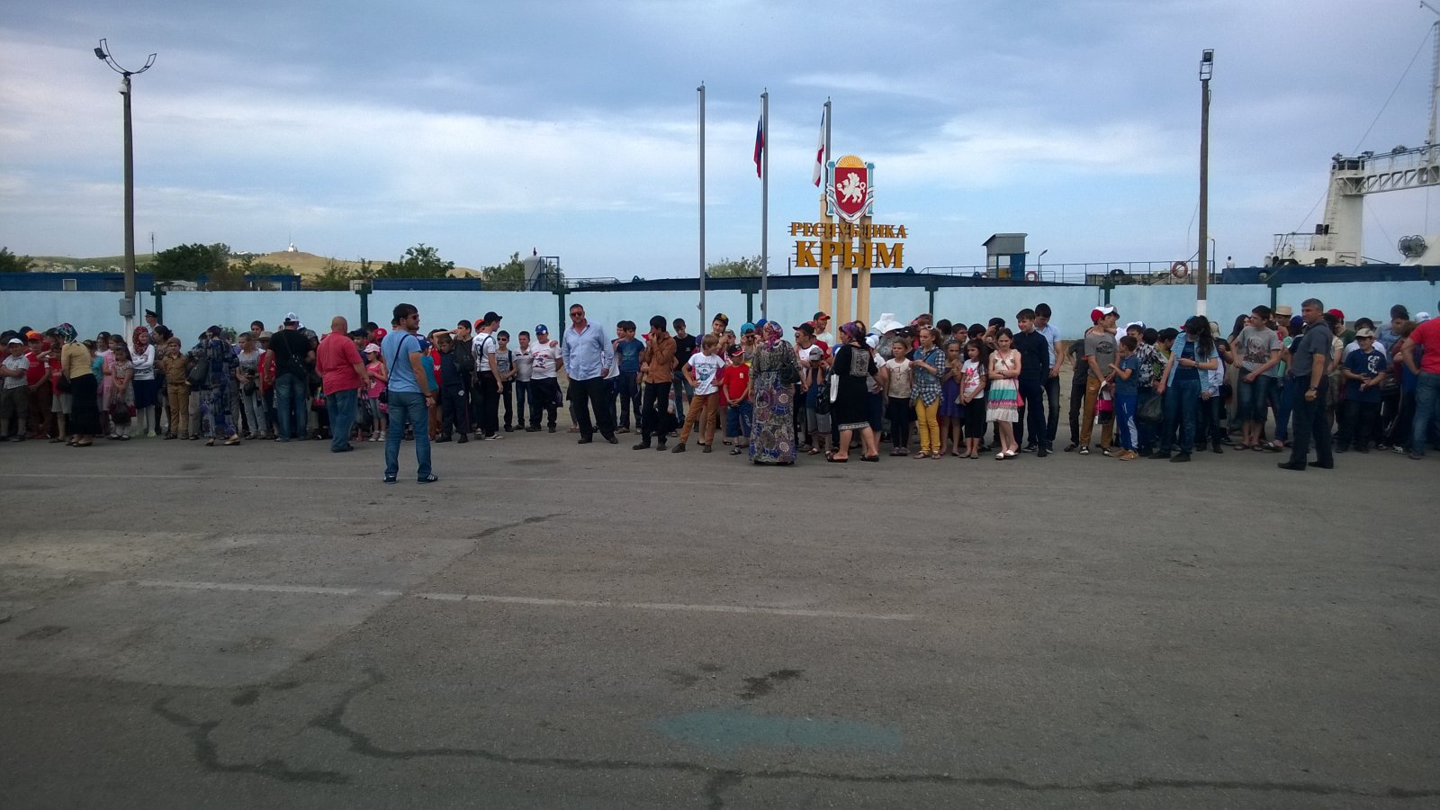 В КРЫМ приехали на отдых дети из Чечни В КРЫМ приехали на отдых дети из Чечни