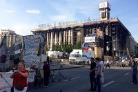 Тишина Майдана. Чем живет Киев накануне президентских выборов