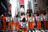 В США суд снял запрет на принудительное кормление заключённого Гуантанамо