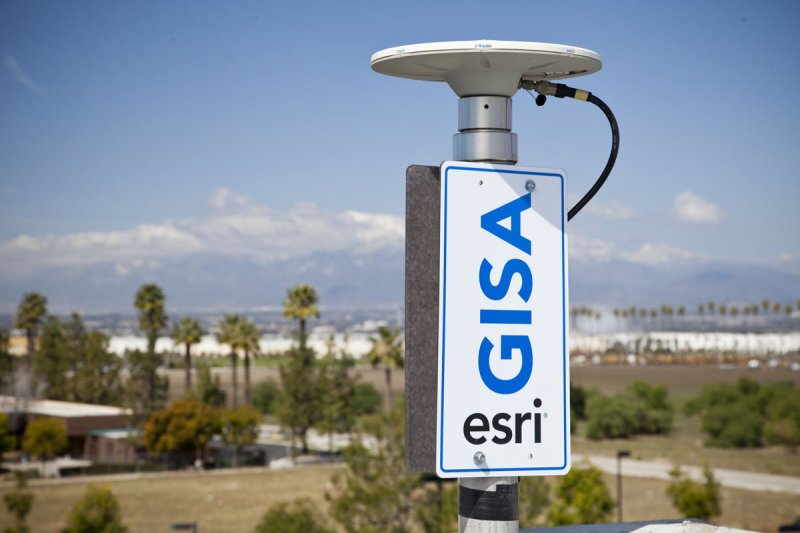 Рогозин пригрозил разобрать американские станции GPS