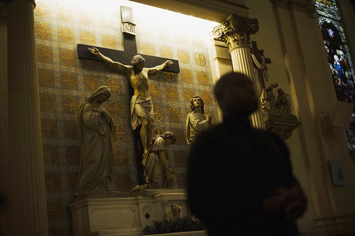   Католикам показали шокирующее видео секс-оргий ватиканских священников-геев