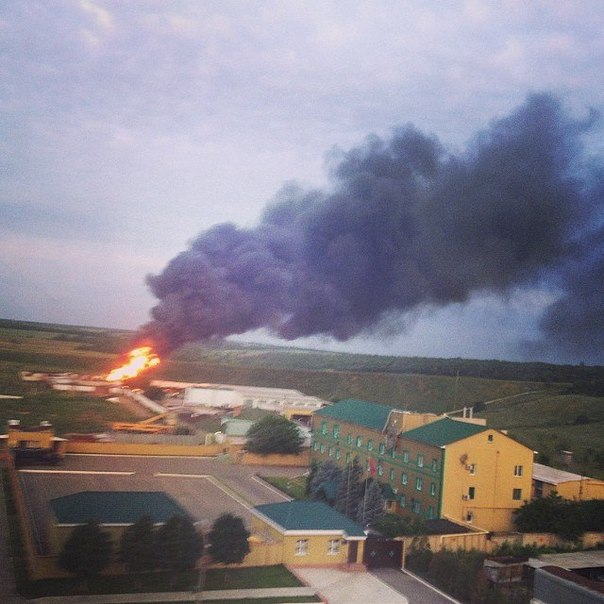 Бойцы ЛНР штурмуют погранчасть в Луганске Бойцы ЛНР штурмуют погранчасть в Луганске