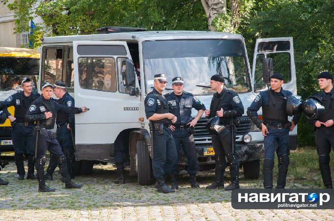 Одесский «Правый сектор», испугавшись блондинок и милиции, отменил марш Одесский «Правый сектор», испугавшись блондинок и милиции, отменил марш