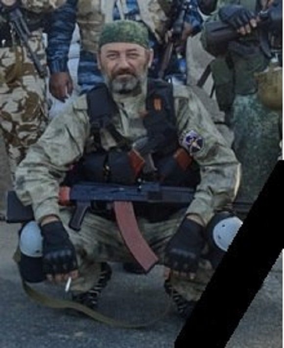 Украинские каратели добивают раненых и отрезают у них уши Украинские каратели добивают раненых и отрезают у них уши