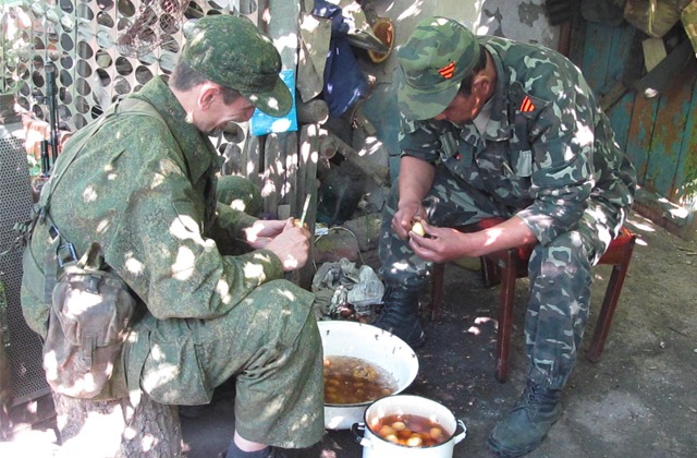 Славянск. Семеновка. Побоище. Дневник личного корреспондента полевого командира Моторолы Славянск. Семеновка. Побоище. Дневник личного корреспондента полевого командира Моторолы