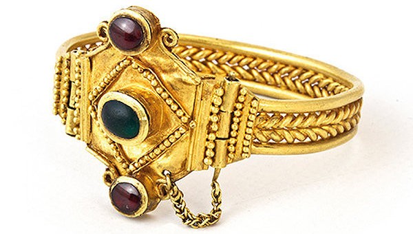 Украина поторопилась объявить "скифское золото" своим Украина поторопилась объявить "скифское золото" своим