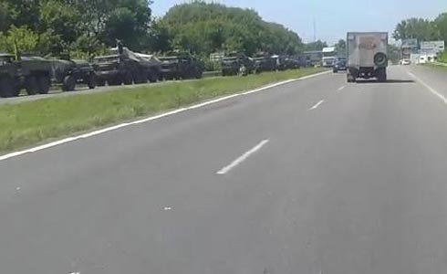 Украинские силовики готовят "Грады" к окончанию "перемирия". Луганск присягает на верность народу, Отечеству и вере Украинские силовики готовят "Грады" к окончанию "перемирия". Луганск присягает на верность народу, Отечеству и вере