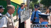 За Поросёнко пришли..