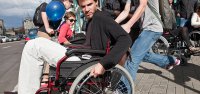 Майдауны инвалидам: "Надо воевать!"