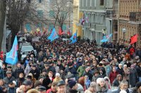 Не дадим замолчать убийства мирных людей на Украине - в Париже и Праге прошли митинги против карательной операции украинских властей (видео)