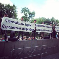 400 чернобыльцев под Кабмином требуют возобновить выплаты на оздоровление 