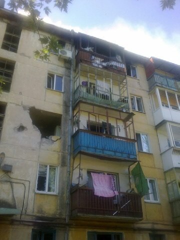 Приказ не оставить камня на камне: разрушенную Николаевку фашисты продолжают обстреливать (фото-лента, видео, адреса бомбоубежищ) Приказ не оставить камня на камне: разрушенную Николаевку фашисты продолжают обстреливать (фото-лента, видео, адреса бомбоубежищ)