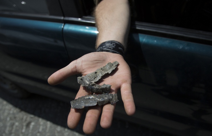 Украинские войска обстреляли из артиллерии пригород Луганска Украинские войска обстреляли из артиллерии пригород Луганска