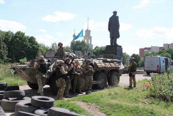Ахметов: Нельзя бомбить и разрушать города, нельзя допускать, чтобы гибли и страдали люди Ахметов: Нельзя бомбить и разрушать города, нельзя допускать, чтобы гибли и страдали люди