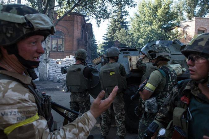 Ахметов: Нельзя бомбить и разрушать города, нельзя допускать, чтобы гибли и страдали люди Ахметов: Нельзя бомбить и разрушать города, нельзя допускать, чтобы гибли и страдали люди