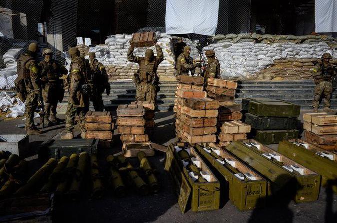 Ахметов: Нельзя бомбить и разрушать города, нельзя допускать, чтобы гибли и страдали люди Ахметов: Нельзя бомбить и разрушать города, нельзя допускать, чтобы гибли и страдали люди