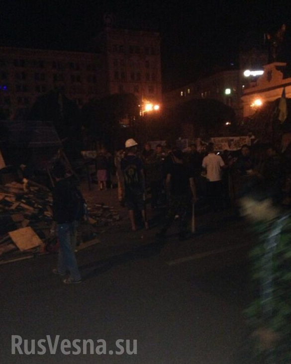 Майдан, ночная стрельба из автоматов