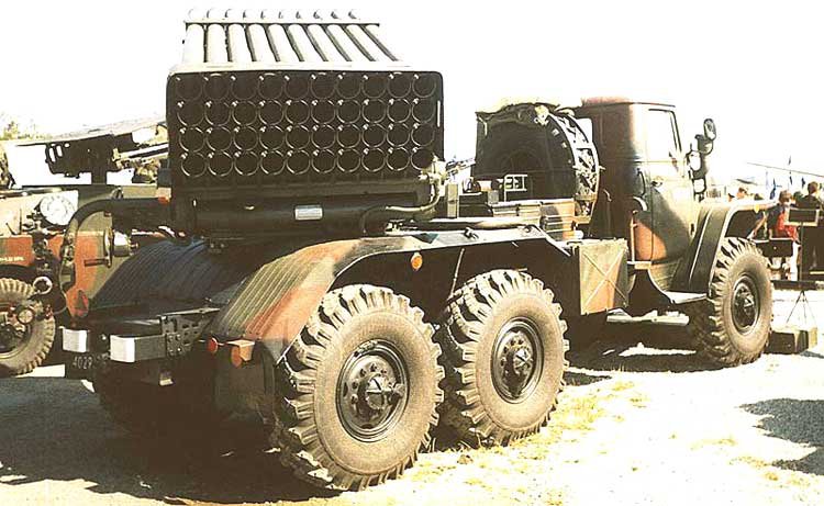 Украина стянула к границе с Крымом установки "Град" и комплексы "Оса" Украина стянула к границе с Крымом установки "Град" и комплексы "Оса"