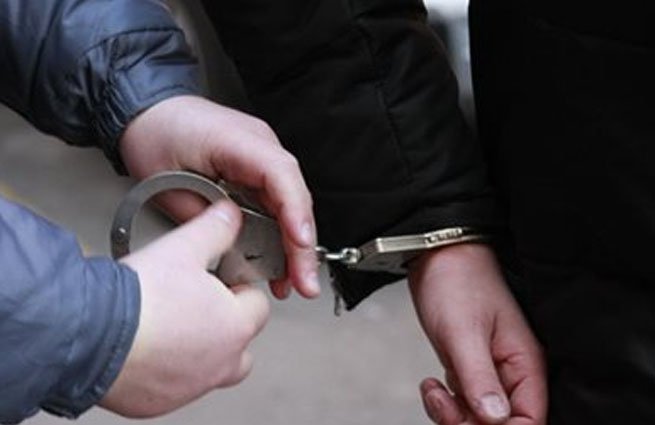 В Москве задержано девять украинцев с арсеналом оружия В Москве задержано девять украинцев с арсеналом оружия