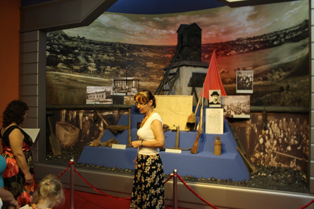 Армия ЛНР - духовные наследники героев Краснодона Армия ЛНР - духовные наследники героев Краснодона