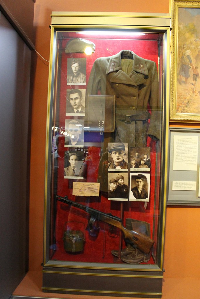 Армия ЛНР - духовные наследники героев Краснодона Армия ЛНР - духовные наследники героев Краснодона