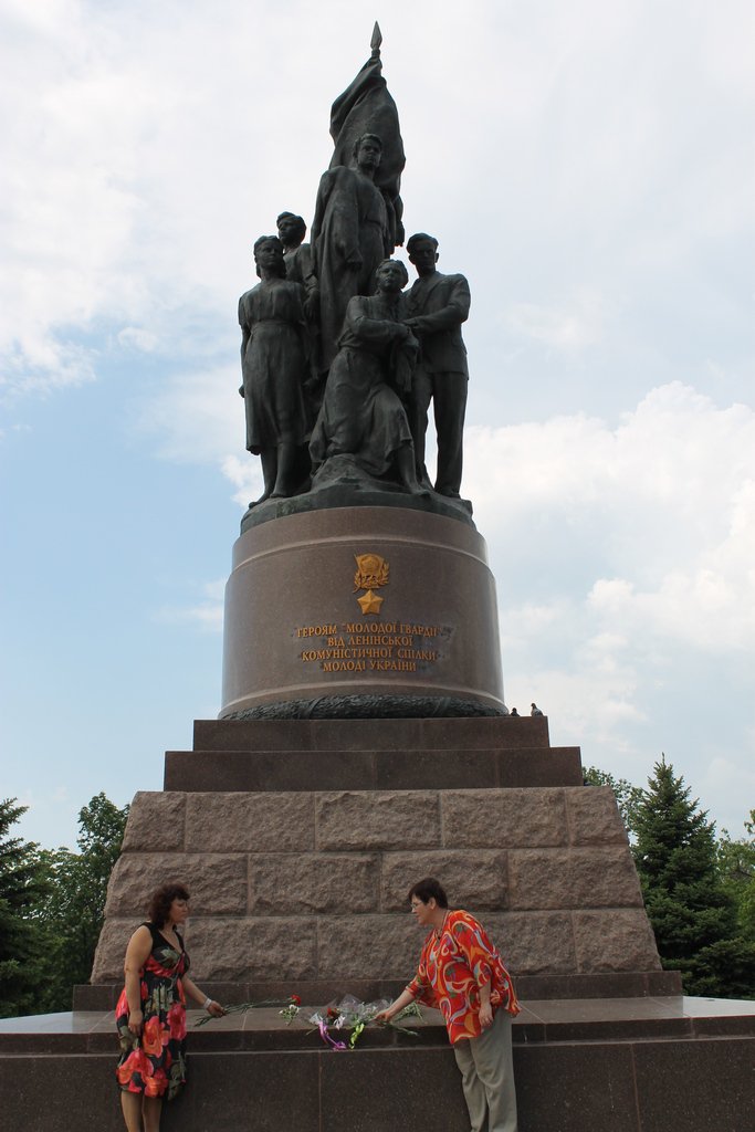 Армия ЛНР - духовные наследники героев Краснодона Армия ЛНР - духовные наследники героев Краснодона