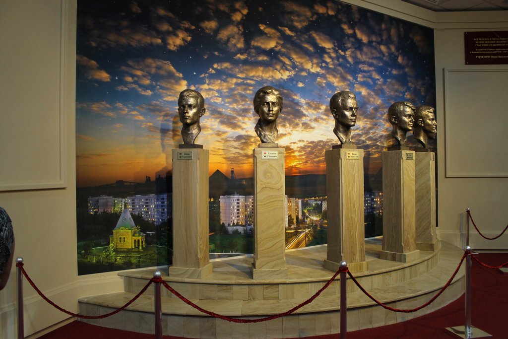 Армия ЛНР - духовные наследники героев Краснодона Армия ЛНР - духовные наследники героев Краснодона