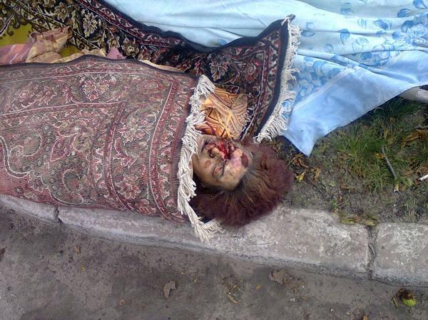 Руины, слезы матерей, кровь на детских игрушках... Наблюдатели ОБСЕ в Луганске (фото/видео 18+) Руины, слезы матерей, кровь на детских игрушках... Наблюдатели ОБСЕ в Луганске (фото/видео 18+)