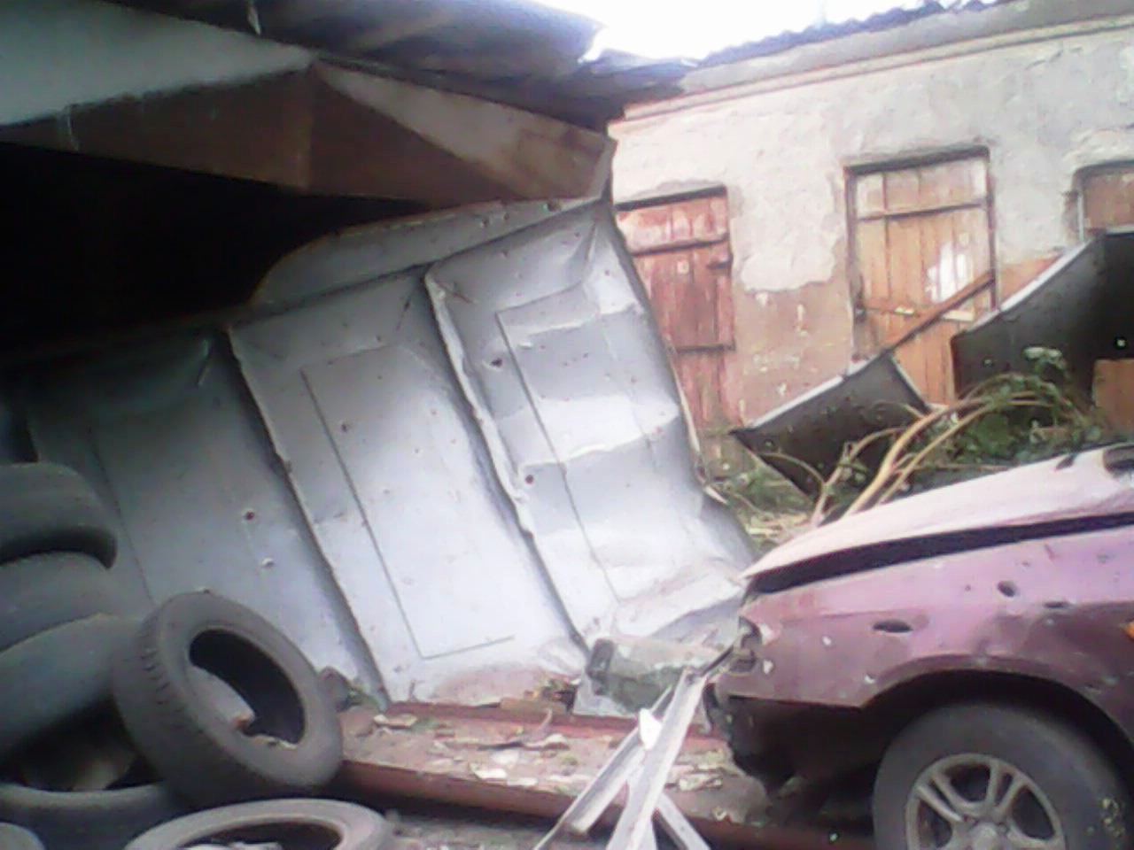 Луганск: последствия обстрела центра города 18.07.2014 18+ Луганск: последствия обстрела центра города 18.07.2014 18+