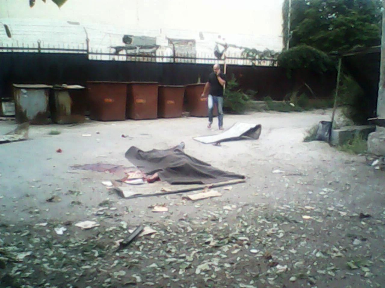 Луганск: последствия обстрела центра города 18.07.2014 18+ Луганск: последствия обстрела центра города 18.07.2014 18+