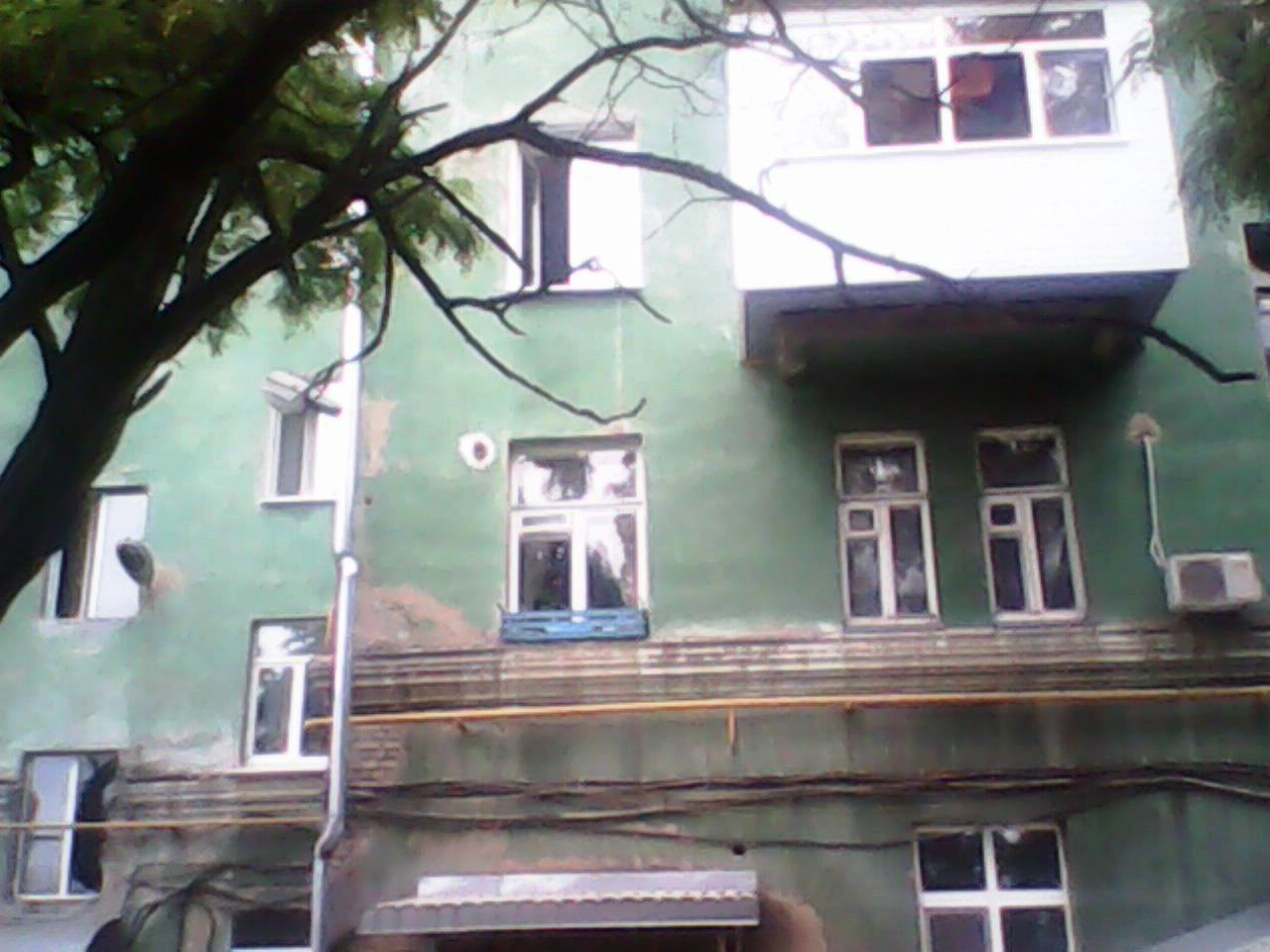 Луганск: последствия обстрела центра города 18.07.2014 18+ Луганск: последствия обстрела центра города 18.07.2014 18+