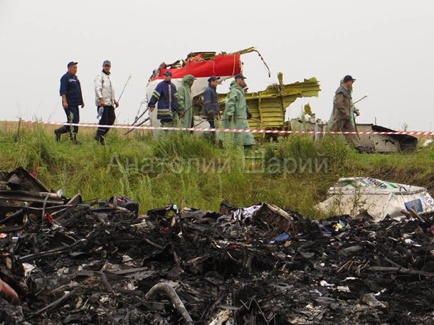 Место падения Боинга. (фото, видео) 18+ Место падения Боинга. (фото, видео) 18+