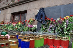 В Одессе вандалы уничтожили мемориал погибшим 2 мая В Одессе вандалы уничтожили мемориал погибшим 2 мая