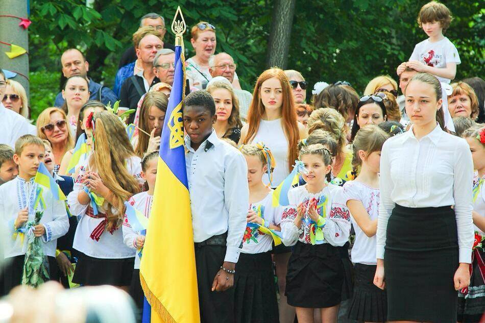 Коломойский готовит украинский гитлерюгенд отвоевывать Крым Коломойский готовит украинский гитлерюгенд отвоевывать Крым