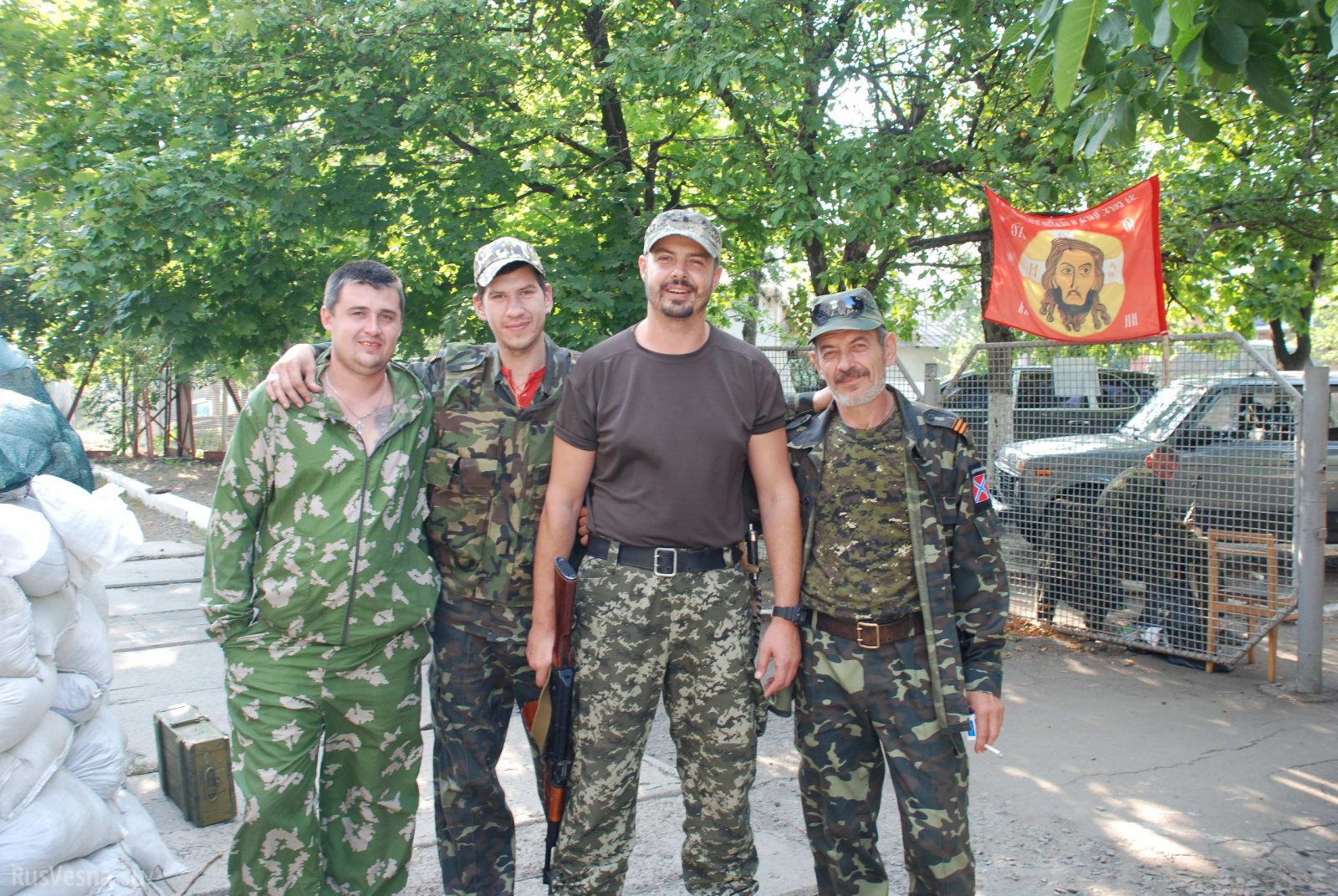 Бойцы Моторолы: репортаж с передовой в Мариновке (видео) Бойцы Моторолы: репортаж с передовой в Мариновке (видео)