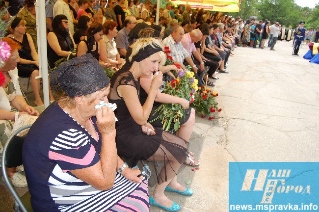 Экипаж сбитого в Луганске ИЛа отпели и похоронили