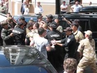В центре Киева слышны выстрелы