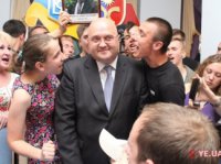 Глава Хмельницкой ОГА убежал от активистов через окно