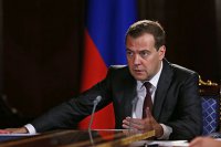 Медведев возложил ответственность за события на Украине лично на Порошенко