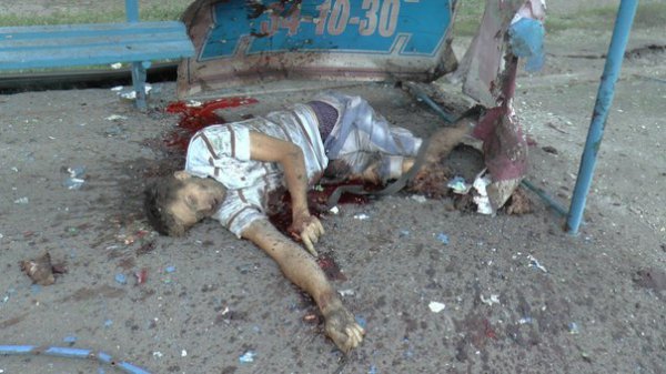 Руины, слезы матерей, кровь на детских игрушках... Наблюдатели ОБСЕ в Луганске (фото/видео 18+)