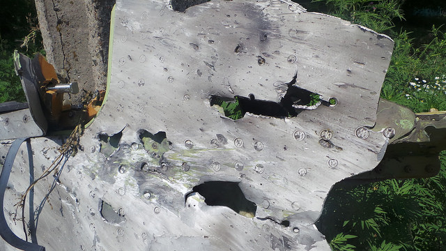 487 фотографий предполагаемых фрагментов «Boeing-777» рейса MH-17. 487 фотографий предполагаемых фрагментов «Boeing-777» рейса MH-17.