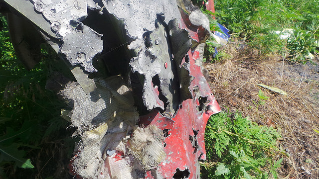 487 фотографий предполагаемых фрагментов «Boeing-777» рейса MH-17. 487 фотографий предполагаемых фрагментов «Boeing-777» рейса MH-17.