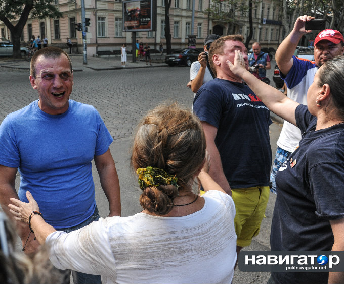 Одесса «просыпается»: «антимайдановцы» побили оппонентов за песню о Путине Одесса «просыпается»: «антимайдановцы» побили оппонентов за песню о Путине