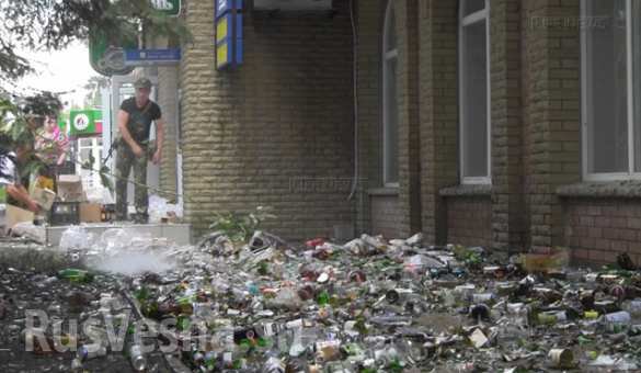 Ополченцы ввели в Шахтерске сухой закон Ополченцы ввели в Шахтерске сухой закон