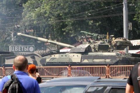 СРОЧНО! В Киев введены танки для зачистки майдана? (Фото) СРОЧНО! В Киев введены танки для зачистки майдана? (Фото)