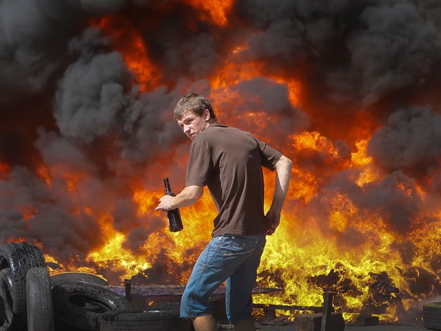 Кличко, певица Руслана и активисты Майдана обвиняют друг друга в позоре Кличко, певица Руслана и активисты Майдана обвиняют друг друга в позоре