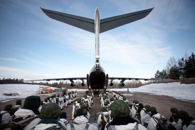 Командующий ВДВ посоветовал лидерам Евромайдана "уносить ноги" Командующий ВДВ посоветовал лидерам Евромайдана "уносить ноги"