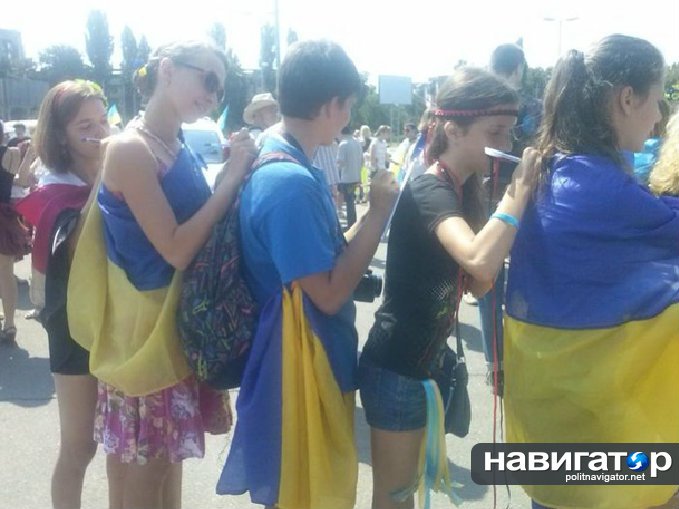 Кернес готовится провозгласить Харьковскую народную республику 23 августа, — активисты (ФОТО) Кернес готовится провозгласить Харьковскую народную республику 23 августа, — активисты (ФОТО)