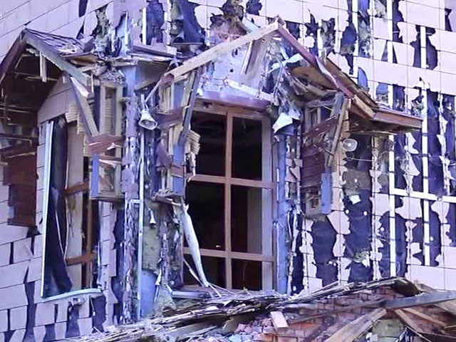 Хунта вновь обстреливает Донецк (Видео) Хунта вновь обстреливает Донецк (Видео)