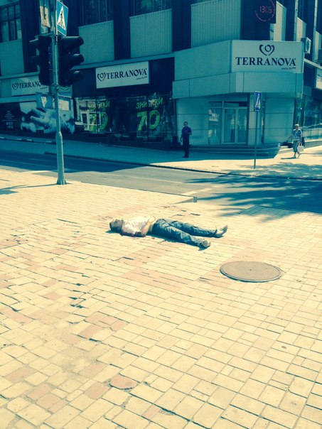 Хунта продолжает артиллерийские обстрелы Новороссии